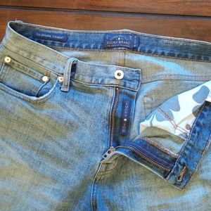 Lucky Jean's (33×30)